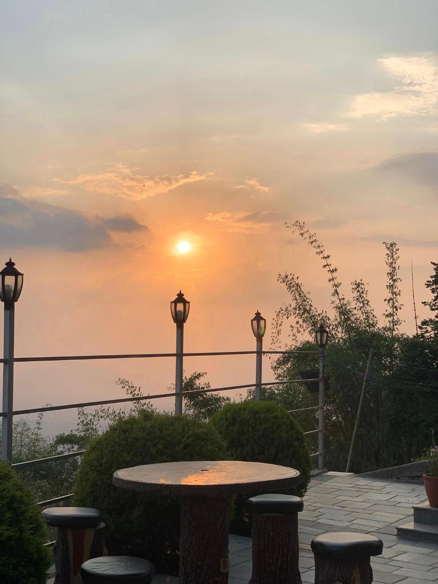 Bojinee Nagarkot Resort Eksteriør billede